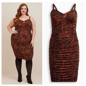 🖤Retro Shirred Bodycon Dress